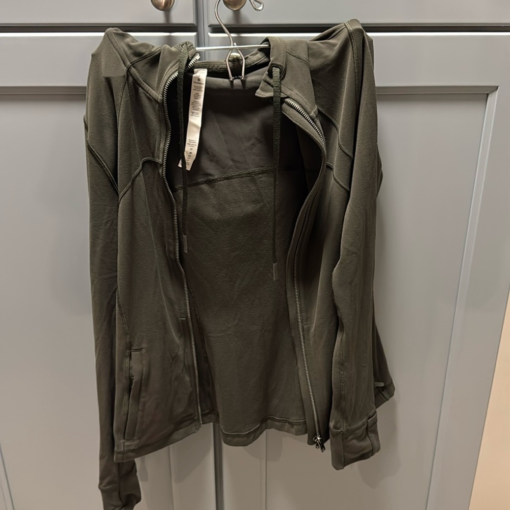 Women’s Lululemon sweatshirt